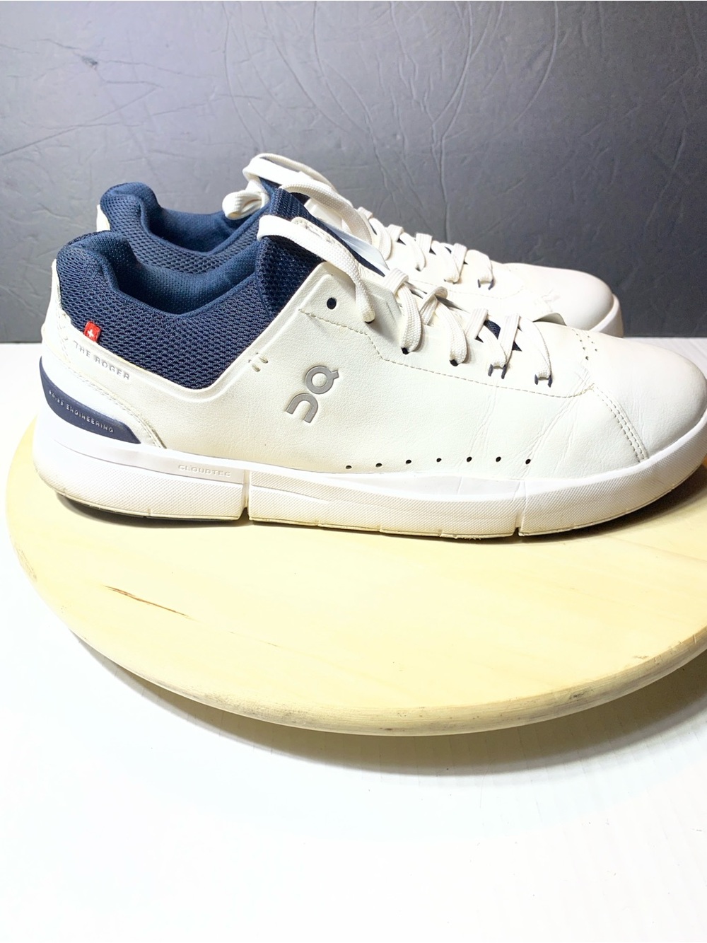 On Running The Roger Advantage Men's Shoes Size 11 EU 45 White Navy Sneakers